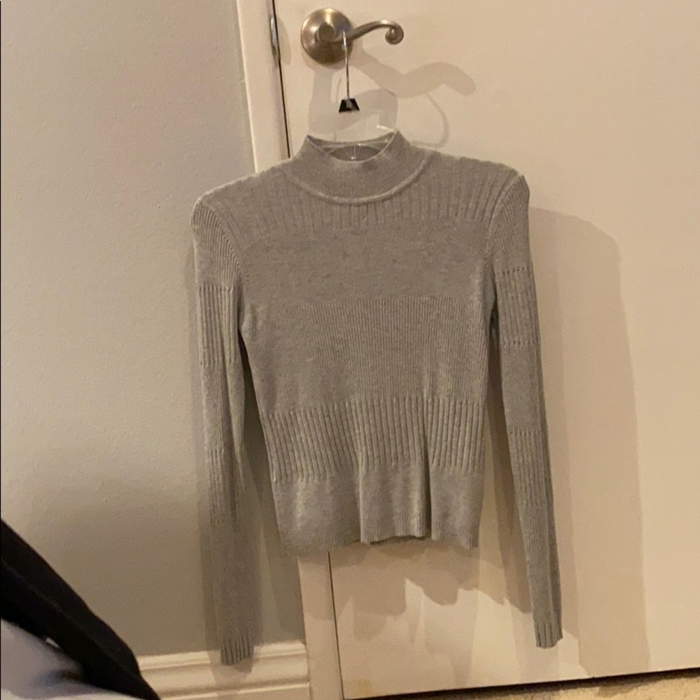 Gray turtleneck shirt